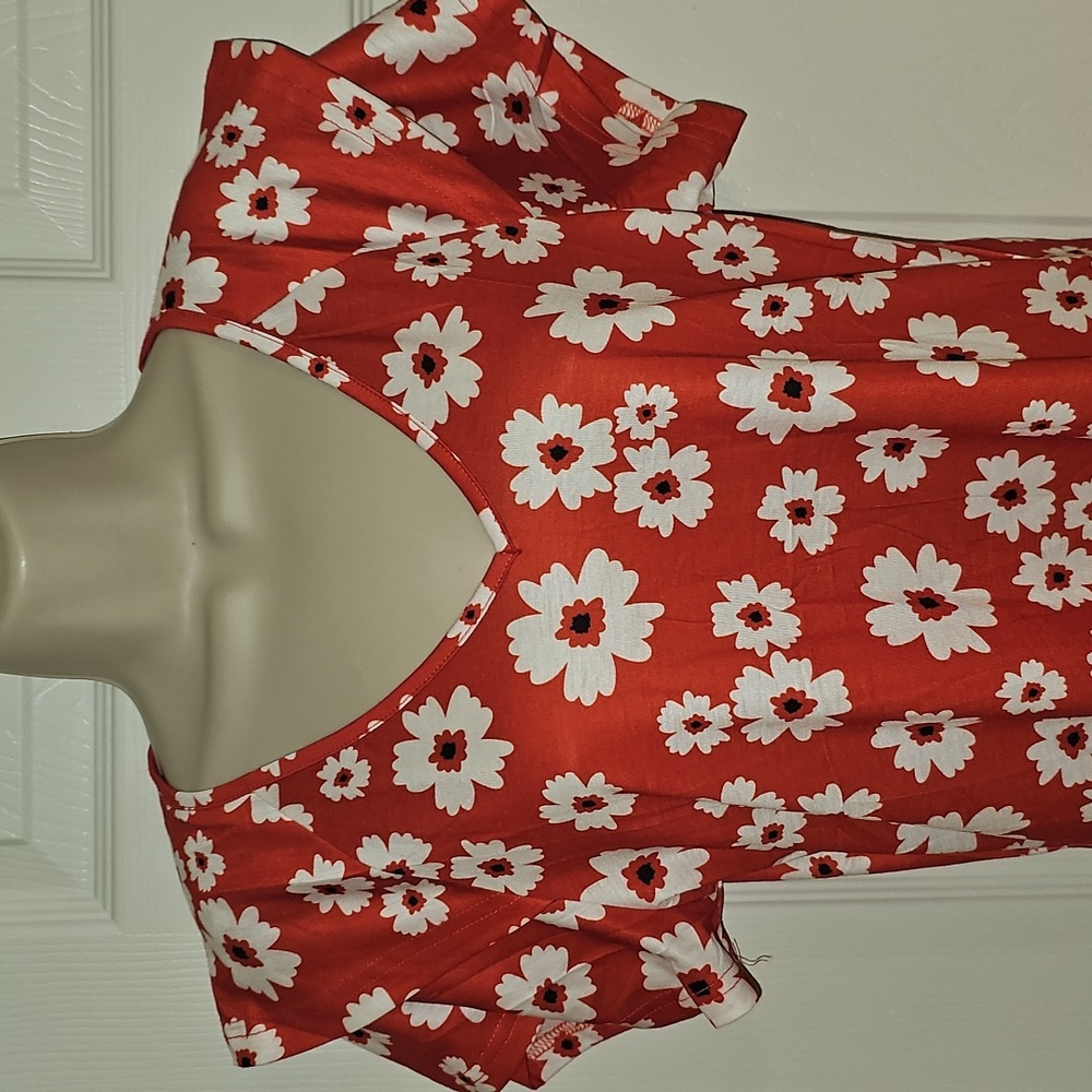 Red Floral Dress Size Small V Neck, Ruffle Sleeves, Pockets NWOT - Picture 3 of 12
